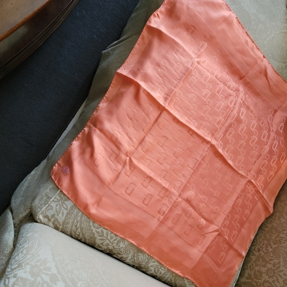 𝅺DOLCE & GABBANA SCARF - Picture 4 of 4